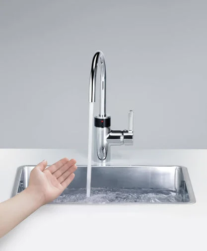 即便用户在用水时没有空余的双手操作龙头开关，KLUDI E-GO也可以通过感应技术满足您的需求。